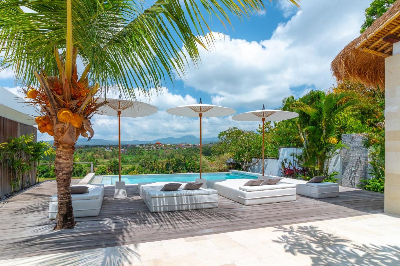 Villa Rasa Senang, With Private Cook And Pool Karangasem Dış mekan fotoğraf