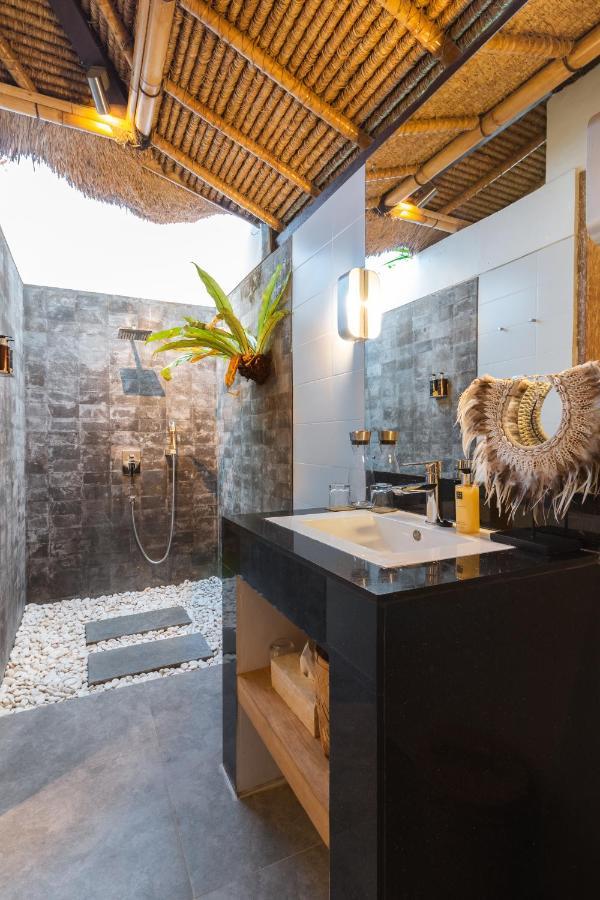 Villa Rasa Senang, With Private Cook And Pool Karangasem Dış mekan fotoğraf